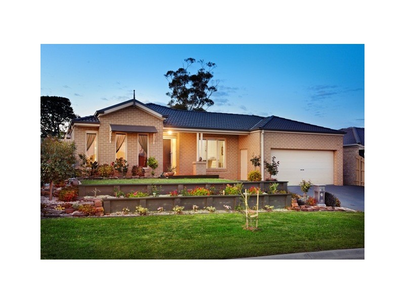 18 Daventry Court, Berwick VIC 3806