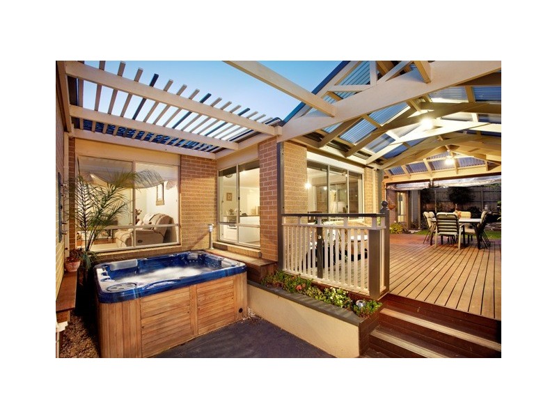 18 Daventry Court, Berwick VIC 3806