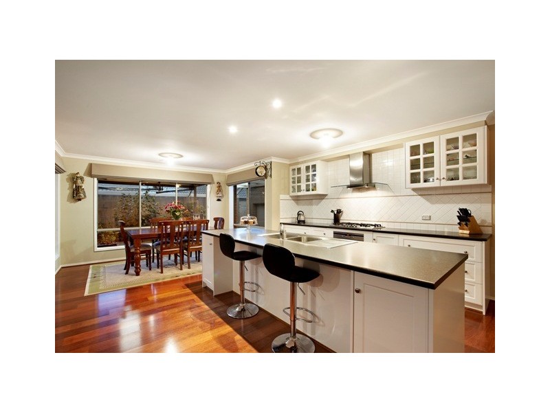 18 Daventry Court, Berwick VIC 3806