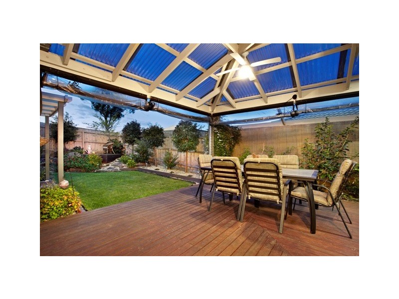 18 Daventry Court, Berwick VIC 3806