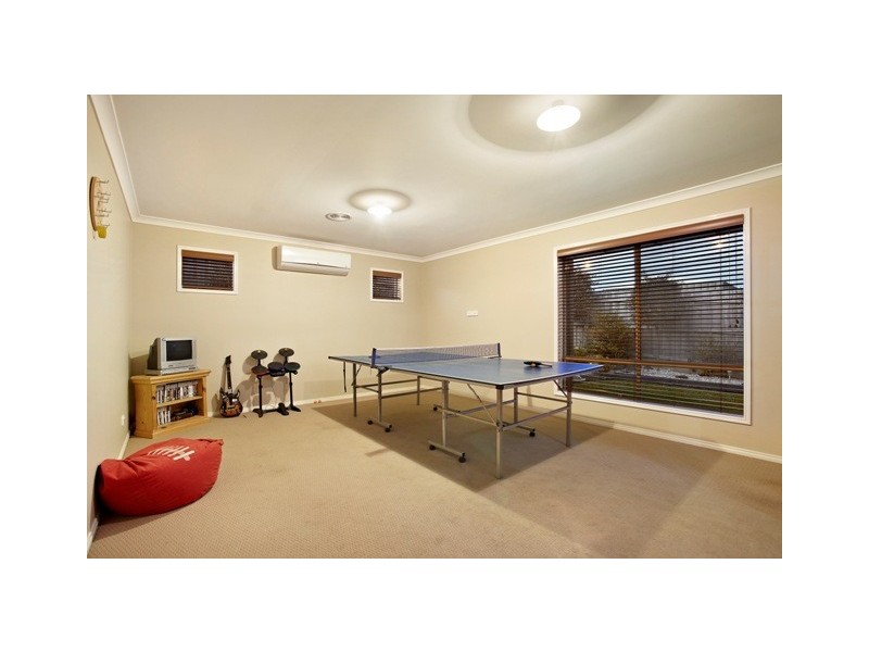 18 Daventry Court, Berwick VIC 3806