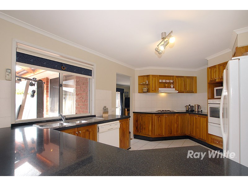 71 The Promenade, Narre Warren South VIC 3805