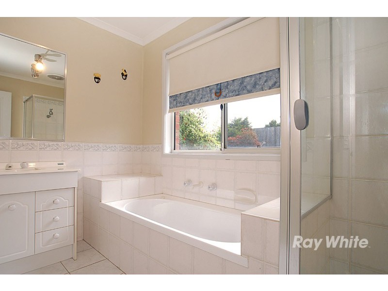 71 The Promenade, Narre Warren South VIC 3805