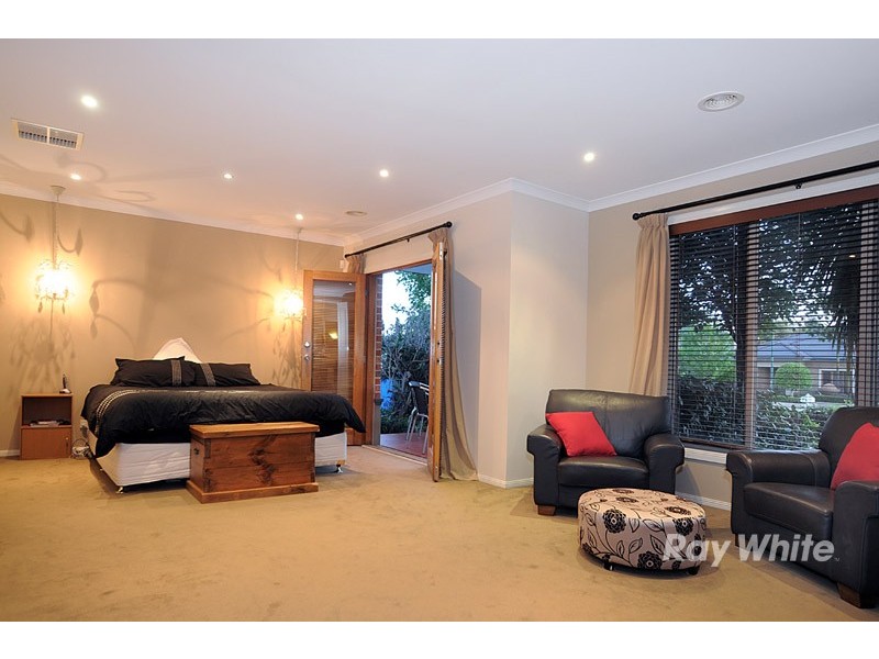 4 Chase Boulevard, Berwick VIC 3806