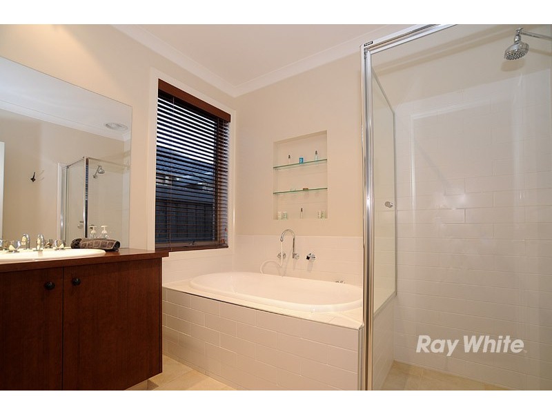 4 Chase Boulevard, Berwick VIC 3806