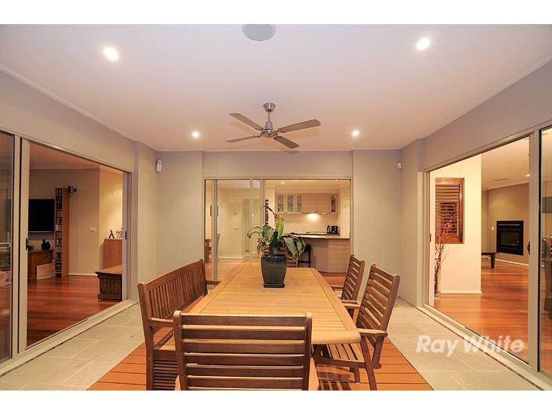 4 Chase Boulevard, Berwick VIC 3806