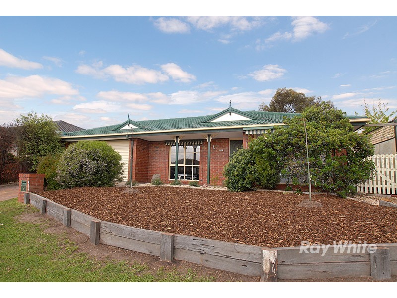 19 Eskdale Crescent, Narre Warren VIC 3805