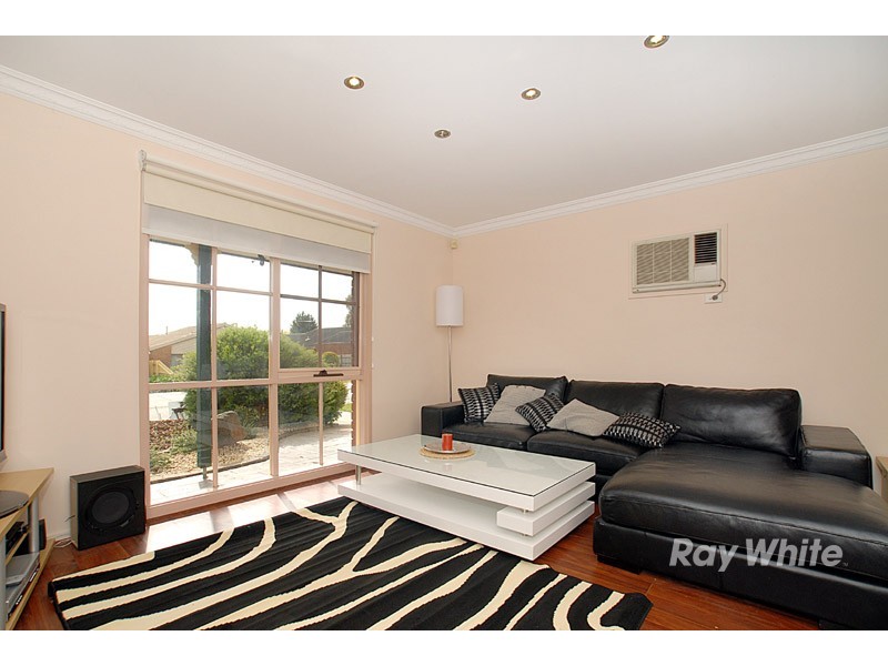 19 Eskdale Crescent, Narre Warren VIC 3805