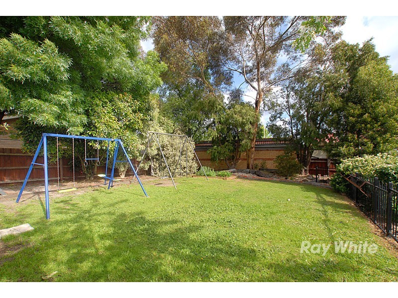 19 Eskdale Crescent, Narre Warren VIC 3805