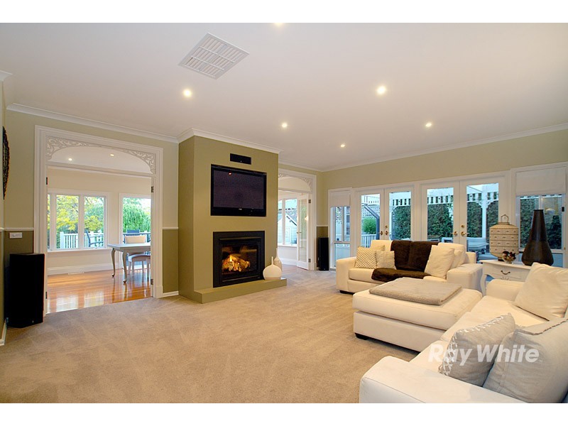 14 Grantham Crescent, Berwick VIC 3806