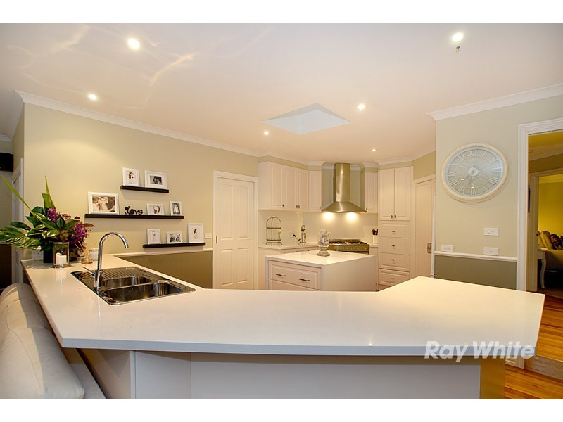 14 Grantham Crescent, Berwick VIC 3806