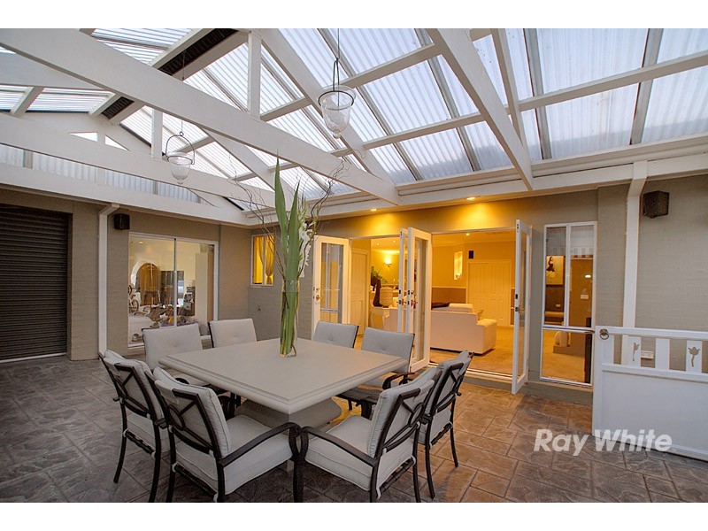 14 Grantham Crescent, Berwick VIC 3806