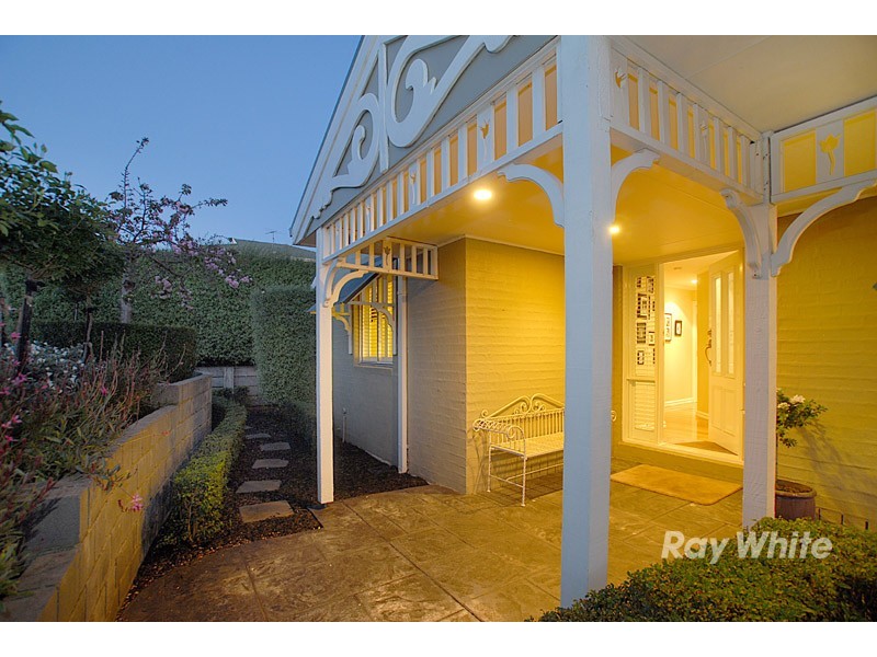 14 Grantham Crescent, Berwick VIC 3806