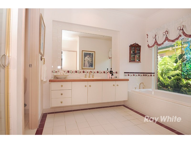 9  The Crescent, Narre Warren South VIC 3805