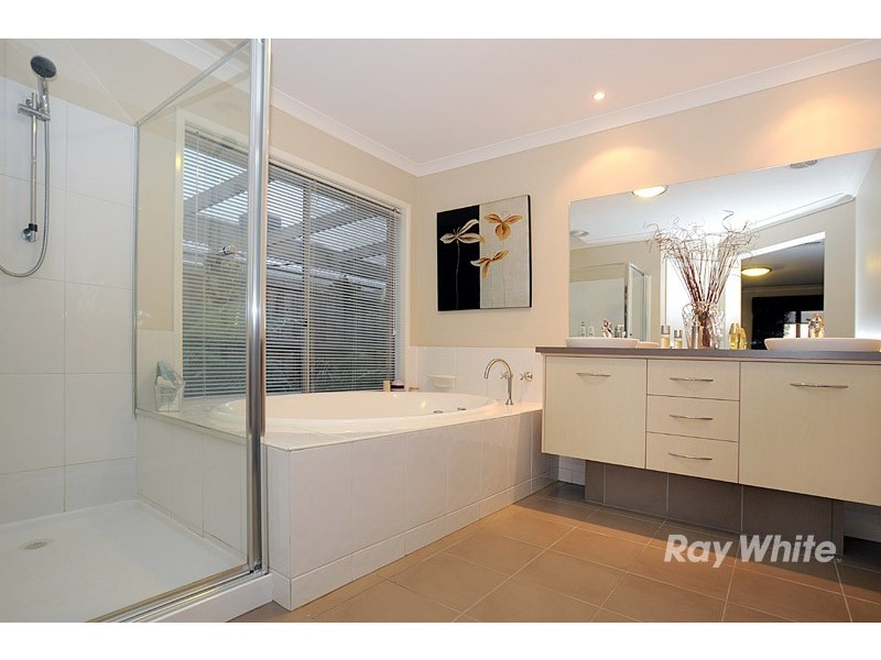 7  Eva Florence Way, Narre Warren South VIC 3805