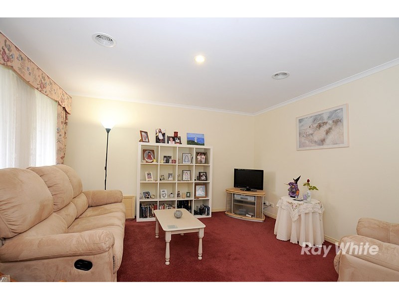 8 Sue Place, Berwick VIC 3806
