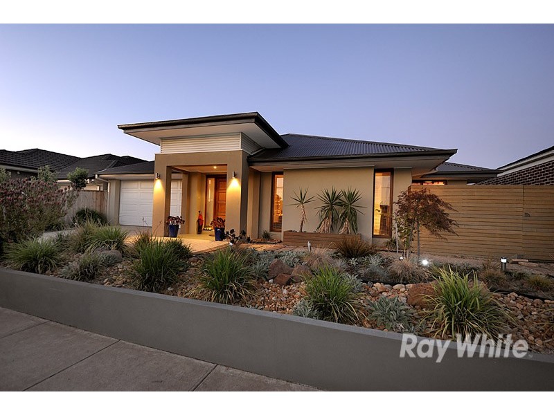 6 Limousin Court, Berwick VIC 3806