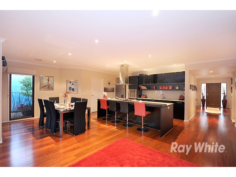 6 Limousin Court, Berwick VIC 3806