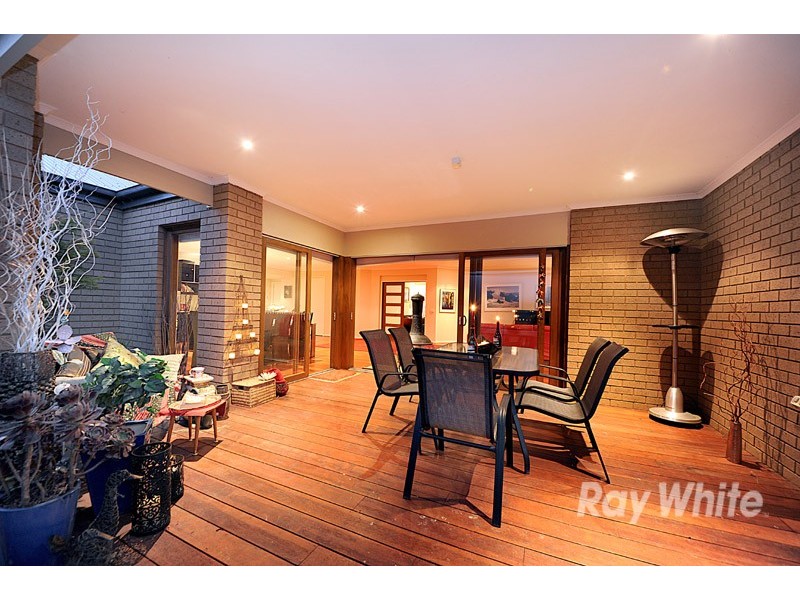 6 Limousin Court, Berwick VIC 3806