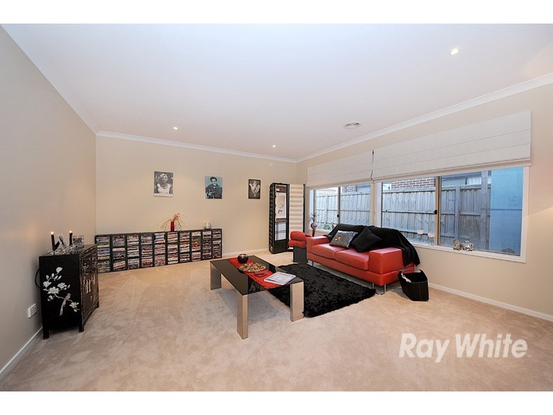 6 Limousin Court, Berwick VIC 3806