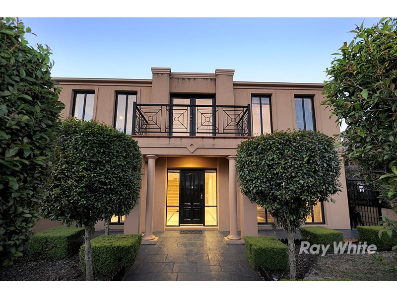 72 Montbrae Circuit, Narre Warren VIC 3805