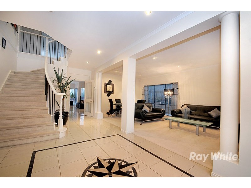 72 Montbrae Circuit, Narre Warren VIC 3805