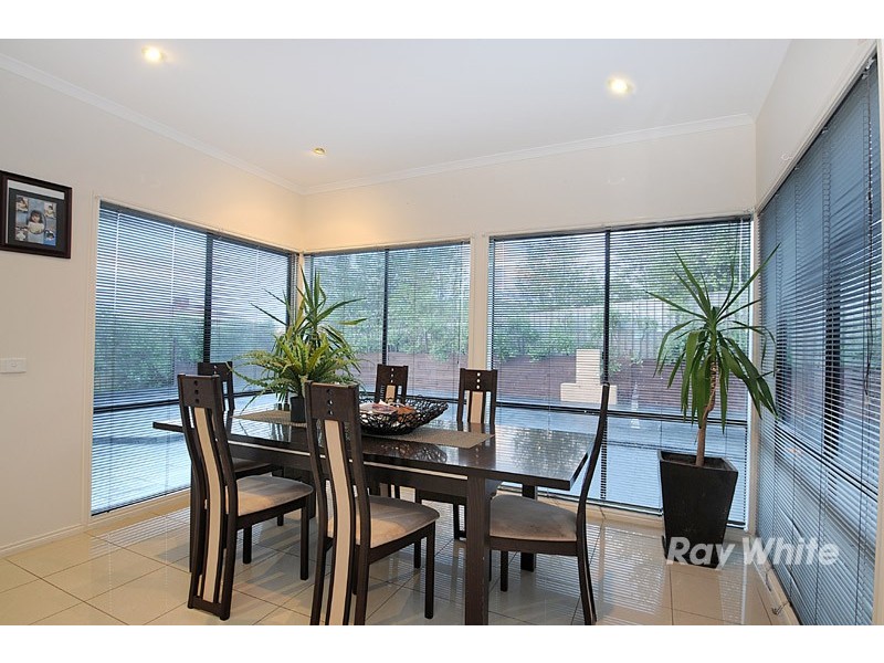 72 Montbrae Circuit, Narre Warren VIC 3805