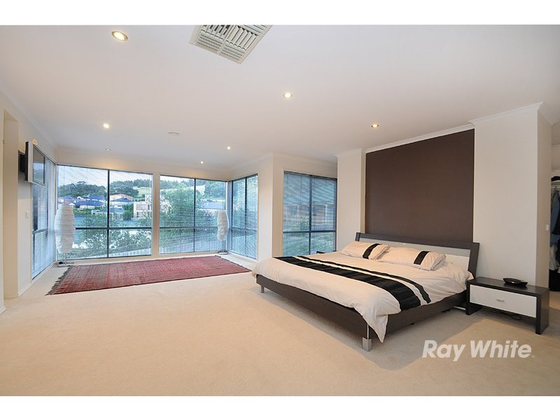 72 Montbrae Circuit, Narre Warren VIC 3805