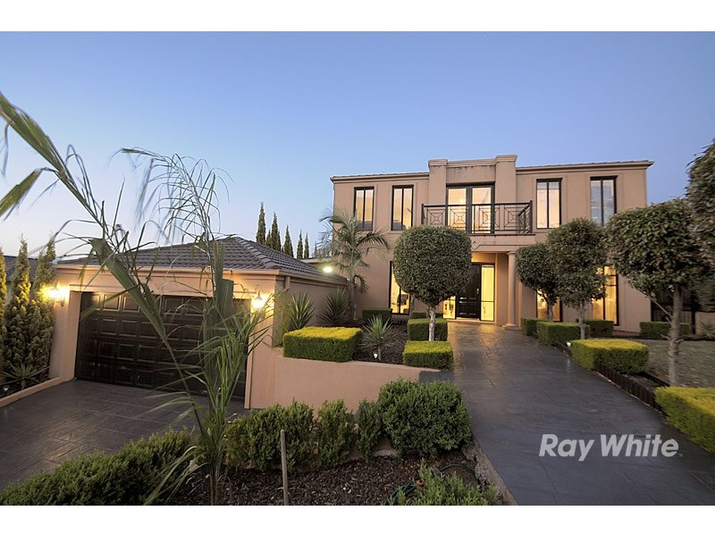 72 Montbrae Circuit, Narre Warren VIC 3805