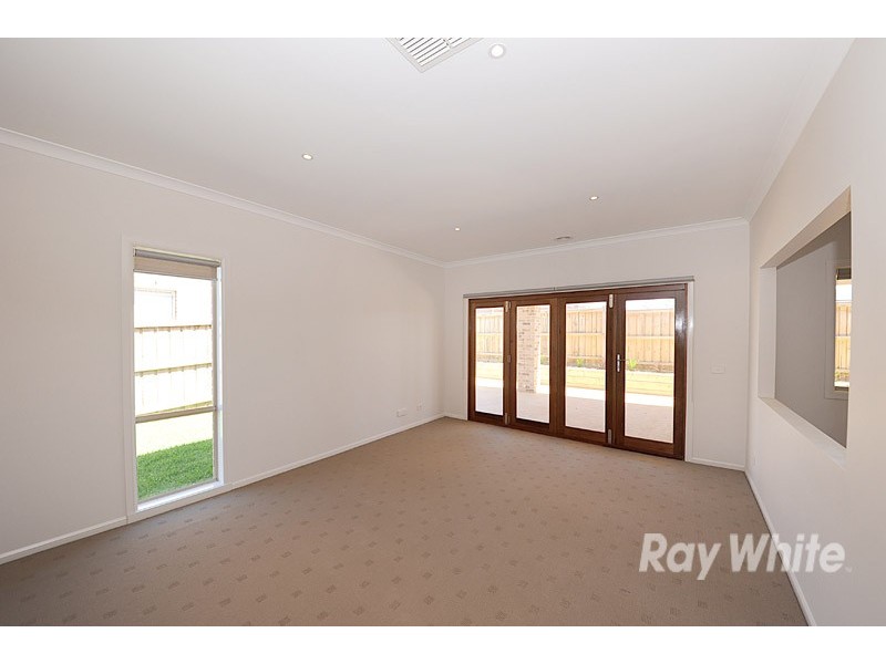 13 Rose Garden, Officer VIC 3809