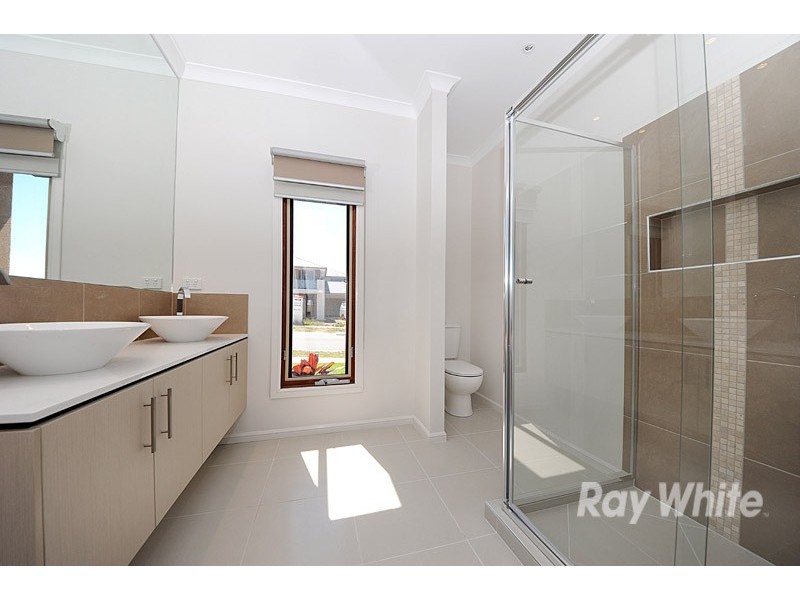 13 Rose Garden, Officer VIC 3809