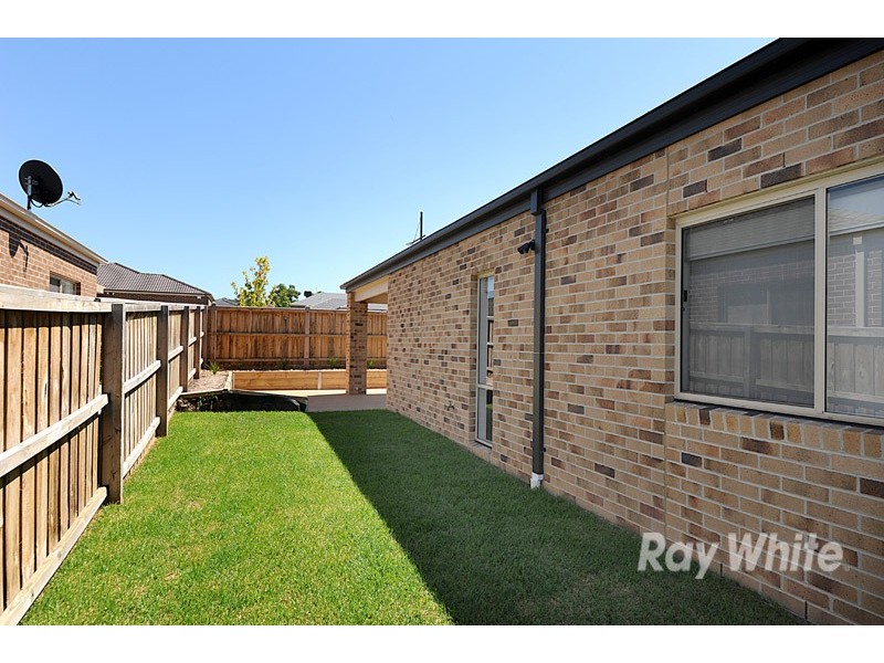 13 Rose Garden, Officer VIC 3809