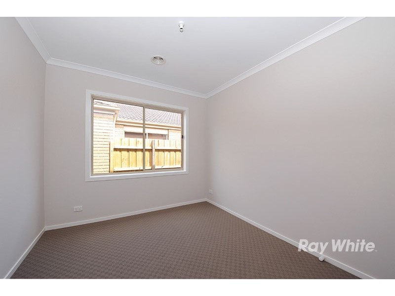 12 Kirwan Drive, Cranbourne VIC 3977