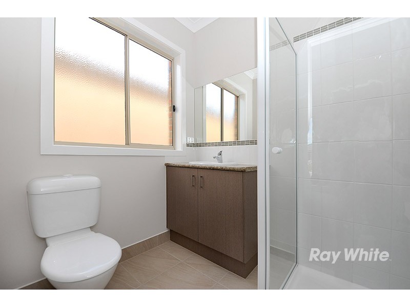 12 Kirwan Drive, Cranbourne VIC 3977