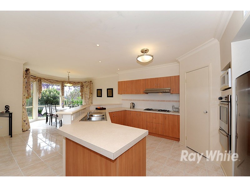 18 Toptani Drive, Narre Warren South VIC 3805