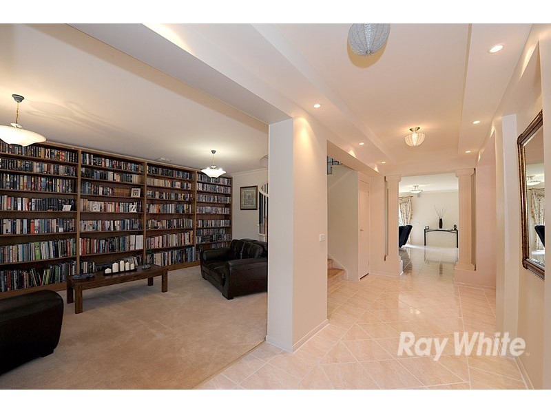 18 Toptani Drive, Narre Warren South VIC 3805