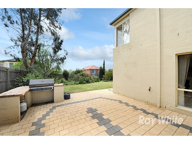 18 Toptani Drive, Narre Warren South VIC 3805