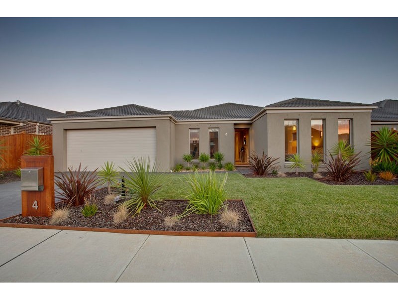 4 Rocky Street, Cranbourne East VIC 3977