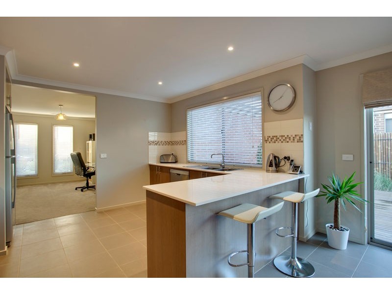 4 Rocky Street, Cranbourne East VIC 3977
