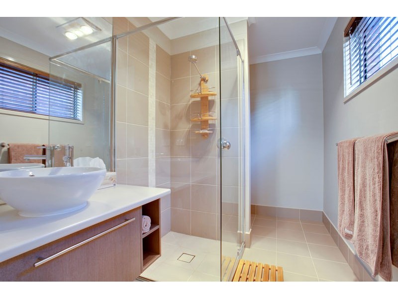 4 Rocky Street, Cranbourne East VIC 3977