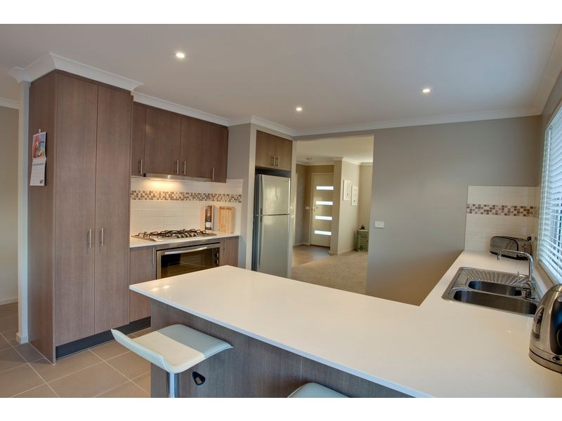 4 Rocky Street, Cranbourne East VIC 3977