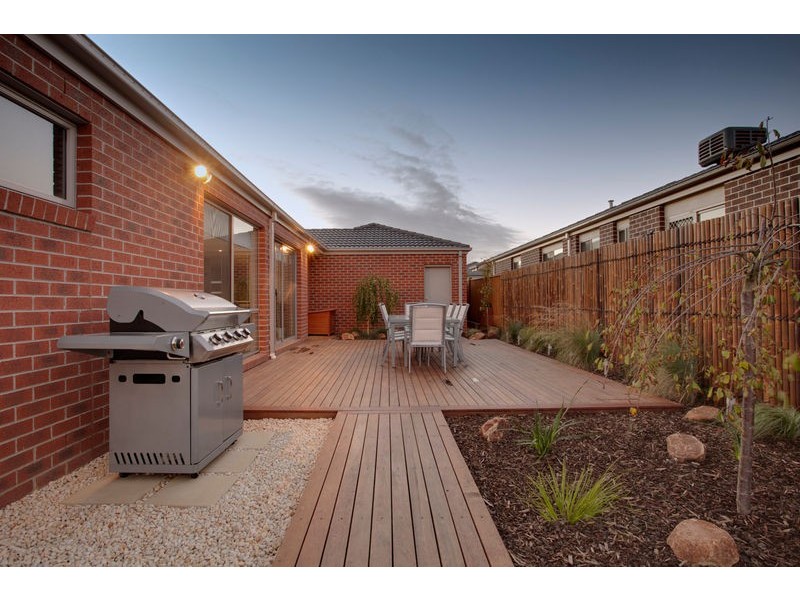 4 Rocky Street, Cranbourne East VIC 3977