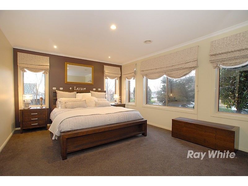 97  Montbrae Circuit, Narre Warren VIC 3805