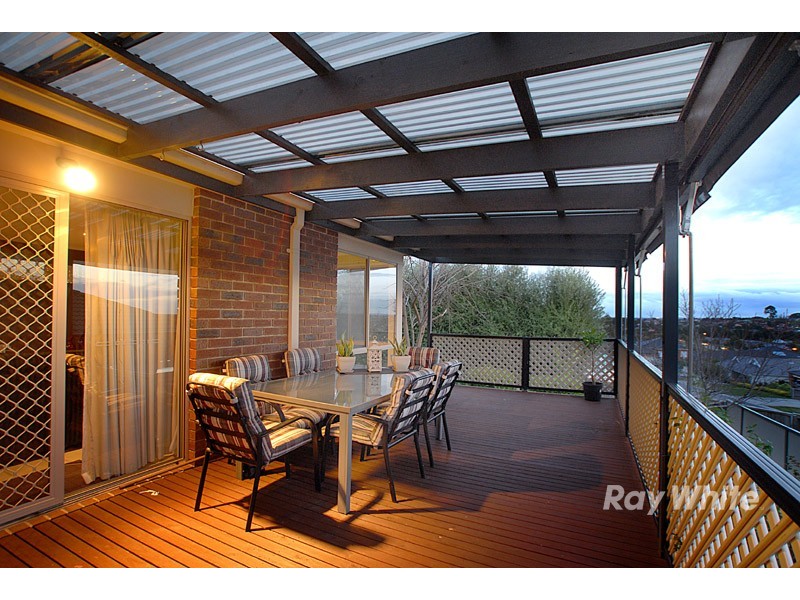 97  Montbrae Circuit, Narre Warren VIC 3805
