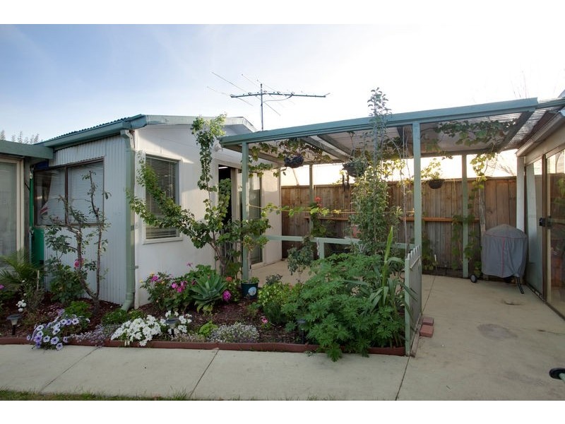 19 Greenbriar Way, Cranbourne East VIC 3977