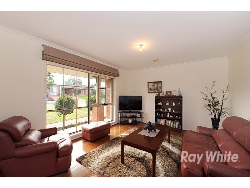 1 Cooma Court, Berwick VIC 3806