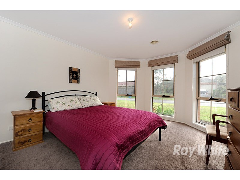 1 Cooma Court, Berwick VIC 3806