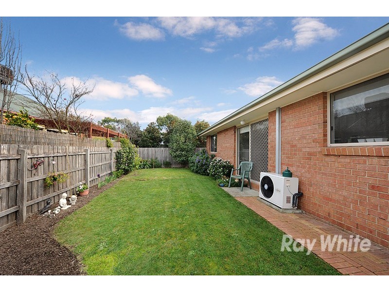 1 Cooma Court, Berwick VIC 3806