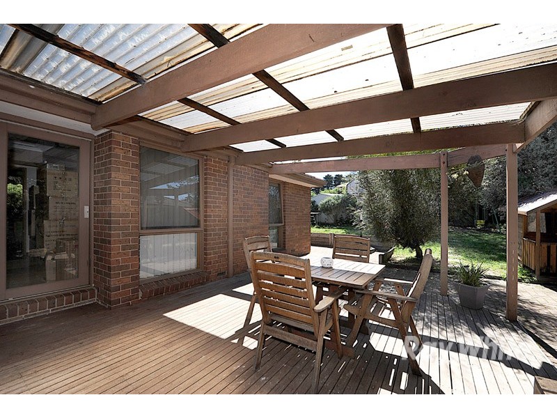 16 Hedgley Drive, Berwick VIC 3806