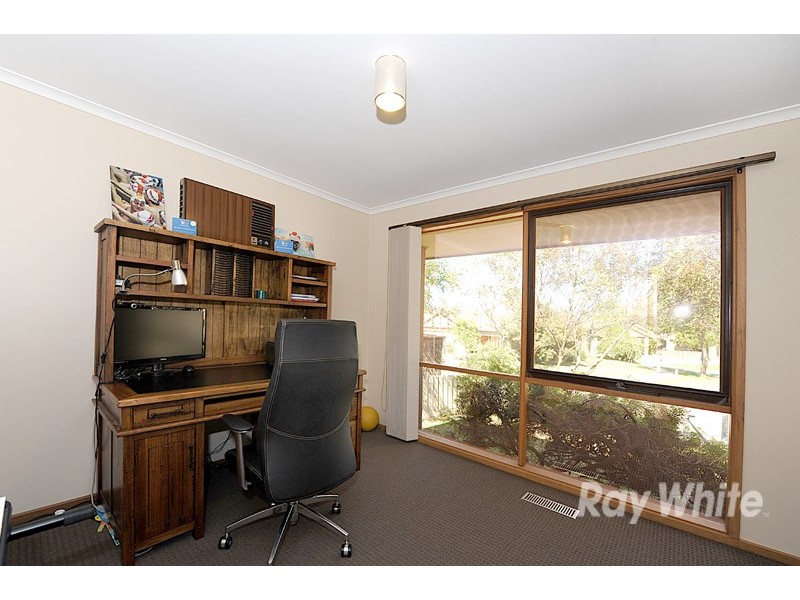 16 Hedgley Drive, Berwick VIC 3806